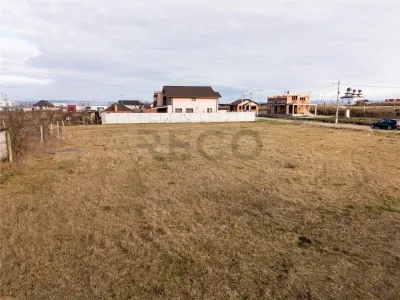 RECO Teren intravilan cu utilitati   Osorhei 700 mp - foto 4