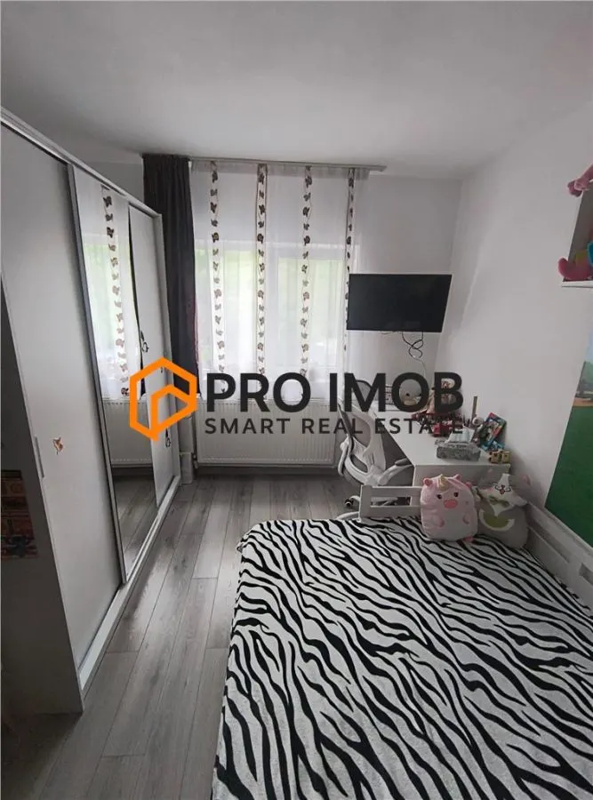 Apartament 4 camere decomandat zona Berca - foto 6