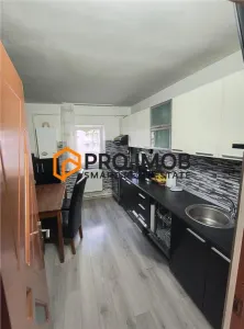Apartament 4 camere decomandat zona Berca - foto 8