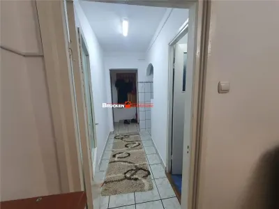 De inchiriat apartament cu 3 camere - foto 12