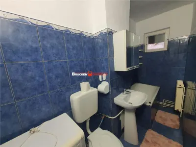 De inchiriat apartament cu 3 camere - foto 13