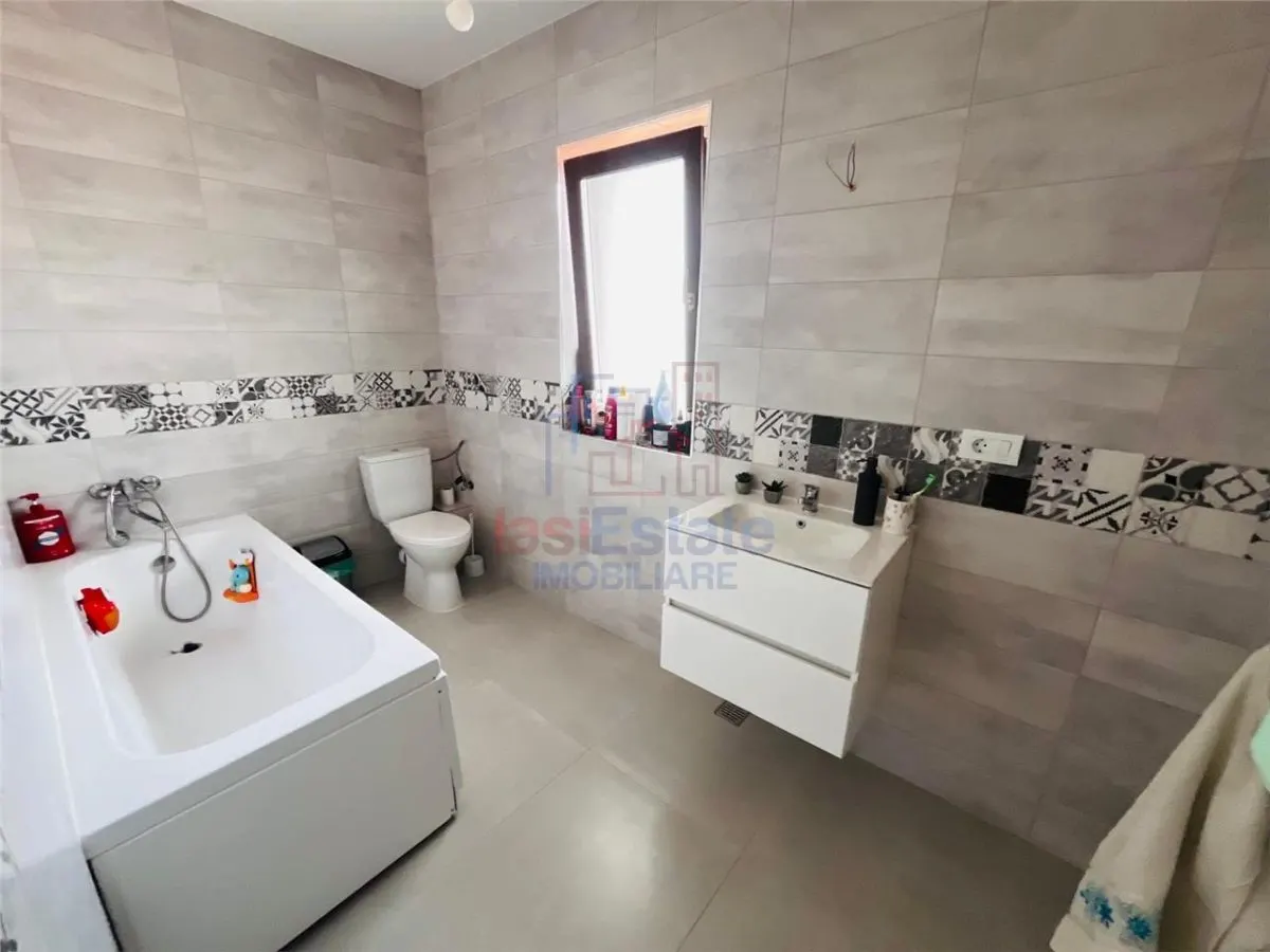Fara comision - Casa cu 4 camere 2 bai mobilata și utilata zona Miroslava - foto 9