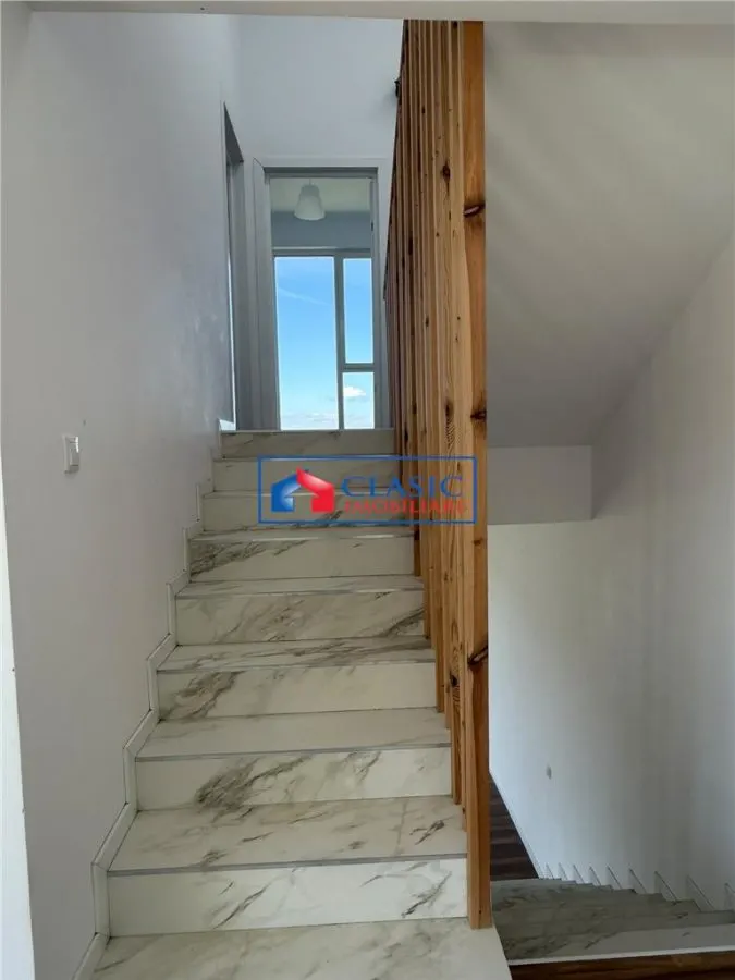 Vanzare parte duplex modern cu 4 camere 120 mp si teren 250 mp in Dezmir - foto 15