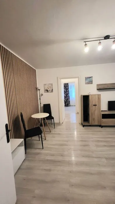 Apartament 2 camere piata Astra, Renovat - foto 2