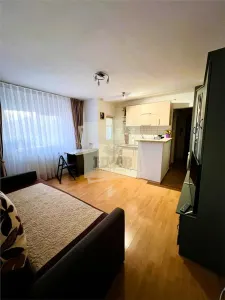 Apartament 3 camere 76mp cu balcon inchis zona Mihai Viteazul - foto 2