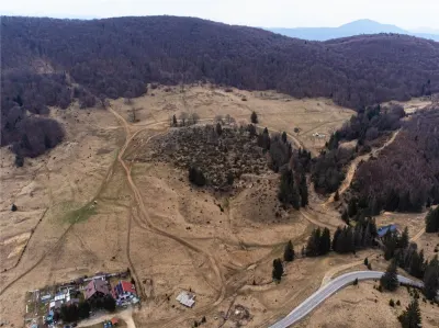 Teren Intravilan 6500 MP- Valea Poienii Aviatorilor ,Aproape de Poiana Brasov si Dino Park - foto 4
