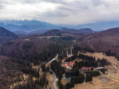 Teren Intravilan 6500 MP- Valea Poienii Aviatorilor ,Aproape de Poiana Brasov si Dino Park - foto 5