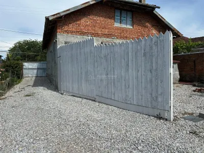 CASA SOLIDA CU TEREN SI CURTE,  BOCSA VASIOVA. COMISION ZERO - foto 12
