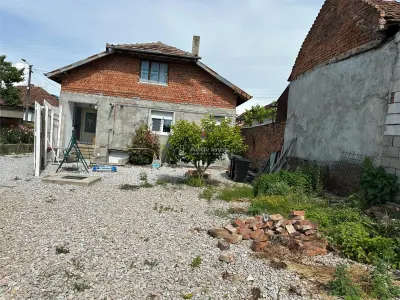 CASA SOLIDA CU TEREN SI CURTE,  BOCSA VASIOVA. COMISION ZERO - foto 18