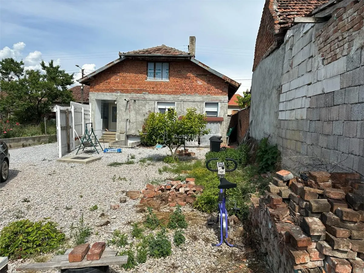 CASA SOLIDA CU TEREN SI CURTE,  BOCSA VASIOVA. COMISION ZERO - foto 25