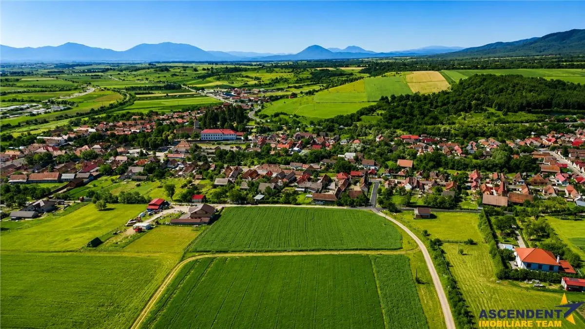 FILM! 1.100 mp teren intravilan in Maierus, Brasov - foto 4