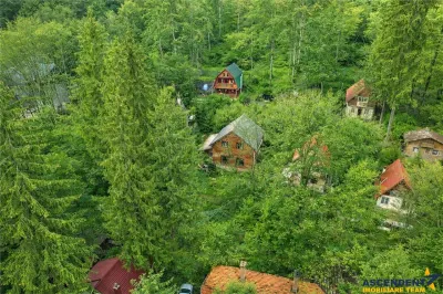 FILM! Rezidenta pe apreciabile conditii, in statiunea Sugas Bai, Covasna - foto 4