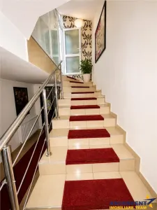 Cladire comerciala reprezentativa, 670 mp, vizibilitate, parcare proprie, vitrinaj stradal si potential multiplu, Targu Mures. - foto 19