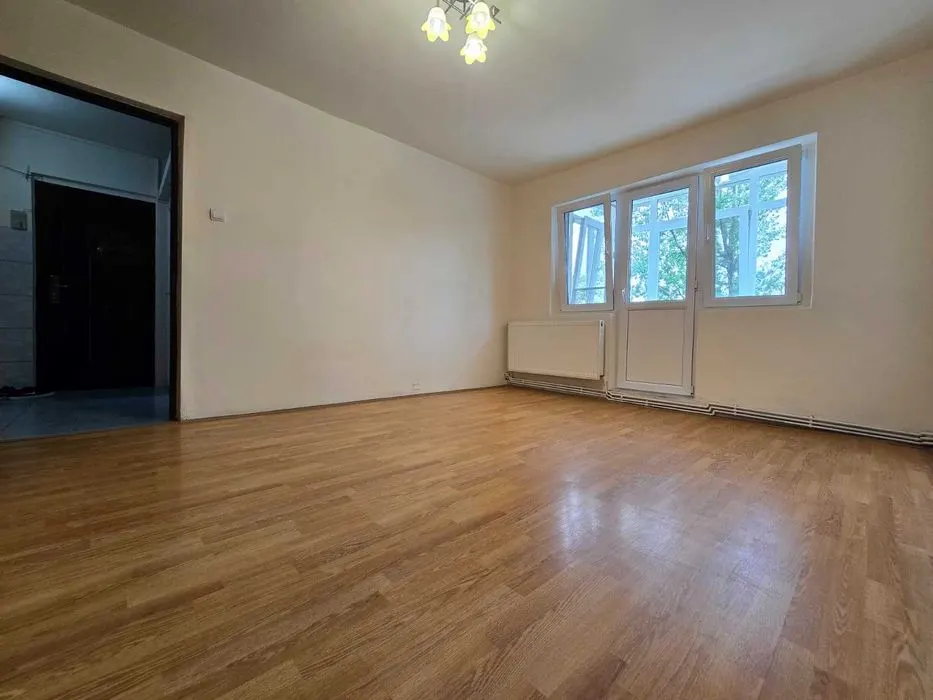 Apartament 2 camere, Mircea cel Batran, etaj 2, centrala proprie, fara risc seismic - foto 1