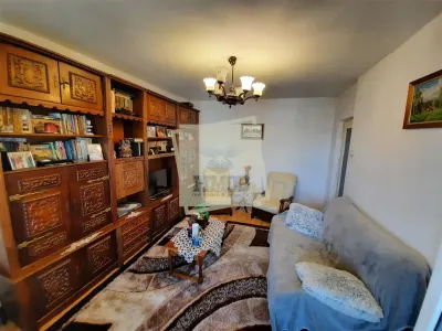 Apartament cu 4 camere 2 bai balcon si pivnita de vanzare pe Mihai Viteazu din Sibiu - foto 6