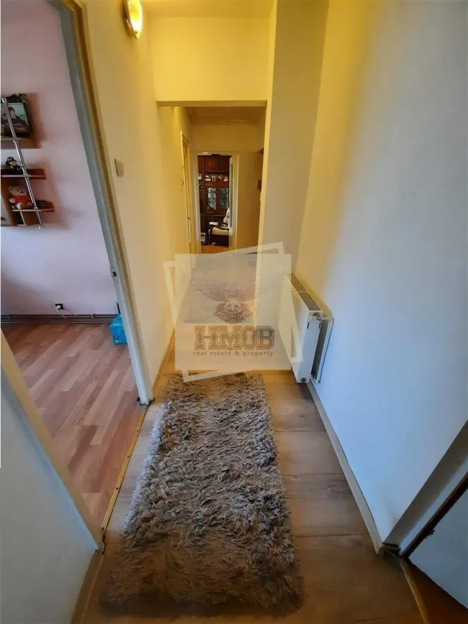 Apartament cu 4 camere 2 bai balcon si pivnita de vanzare pe Mihai Viteazu din Sibiu - foto 9