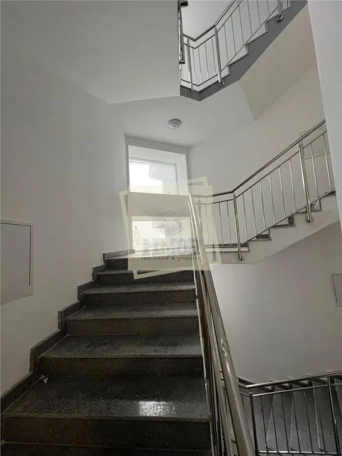 Spatiu comercial intabulat cu vitrina 60 mpu cu 2 camere in zona Rahovei - foto 12