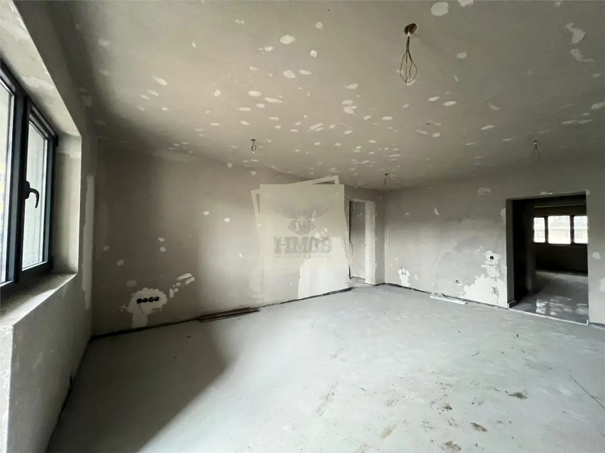 Spatiu comercial intabulat cu vitrina 60 mpu cu 2 camere in zona Rahovei - foto 9