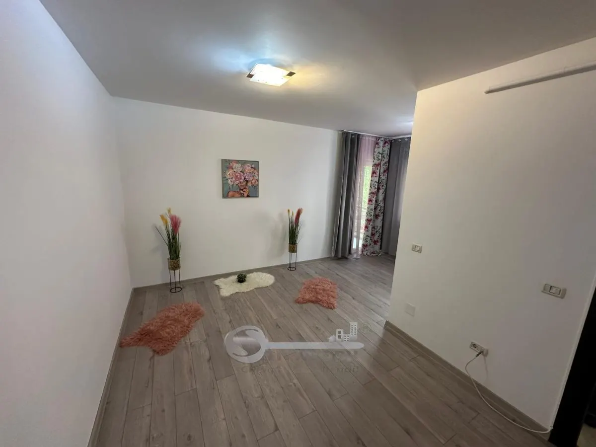 Ap 1 cam , 30 mp + balcon, loc parcare - 300EUR/lună, Ionel Teodorean - foto 2