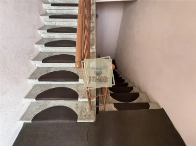 Apartament la casa cu 4 camere  182 mp curte 150mp Piata Cibin - foto 12