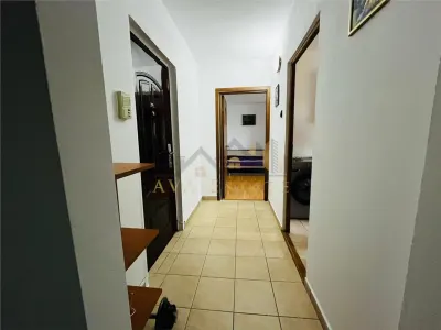 Apartament  2 camere, decomandat, et.3 - Zona Steaua - foto 5