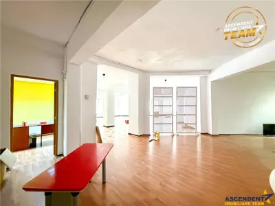 Spatiu comercial versatil, fostul Sicmob Sfantu Gheorghe: acces facil & vizibilitate ridicata - foto 3