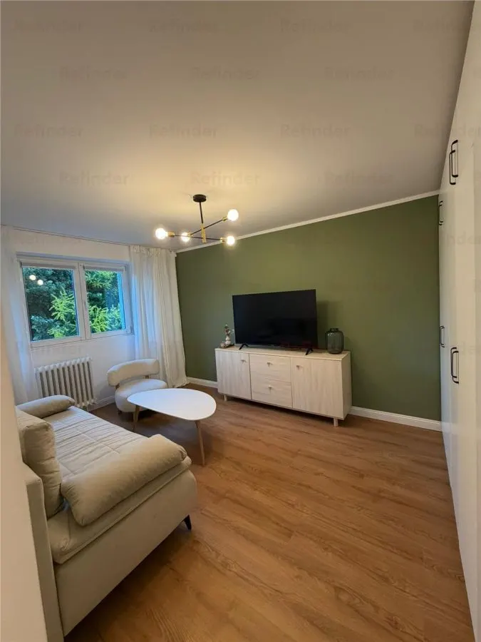 Vânzare apartament 2 camere | Piata Romana | bl 1975 | fara risc/ urgenta risc seismic | etaj 3/10 | renovat | mobilat si utilat nou | - foto 1