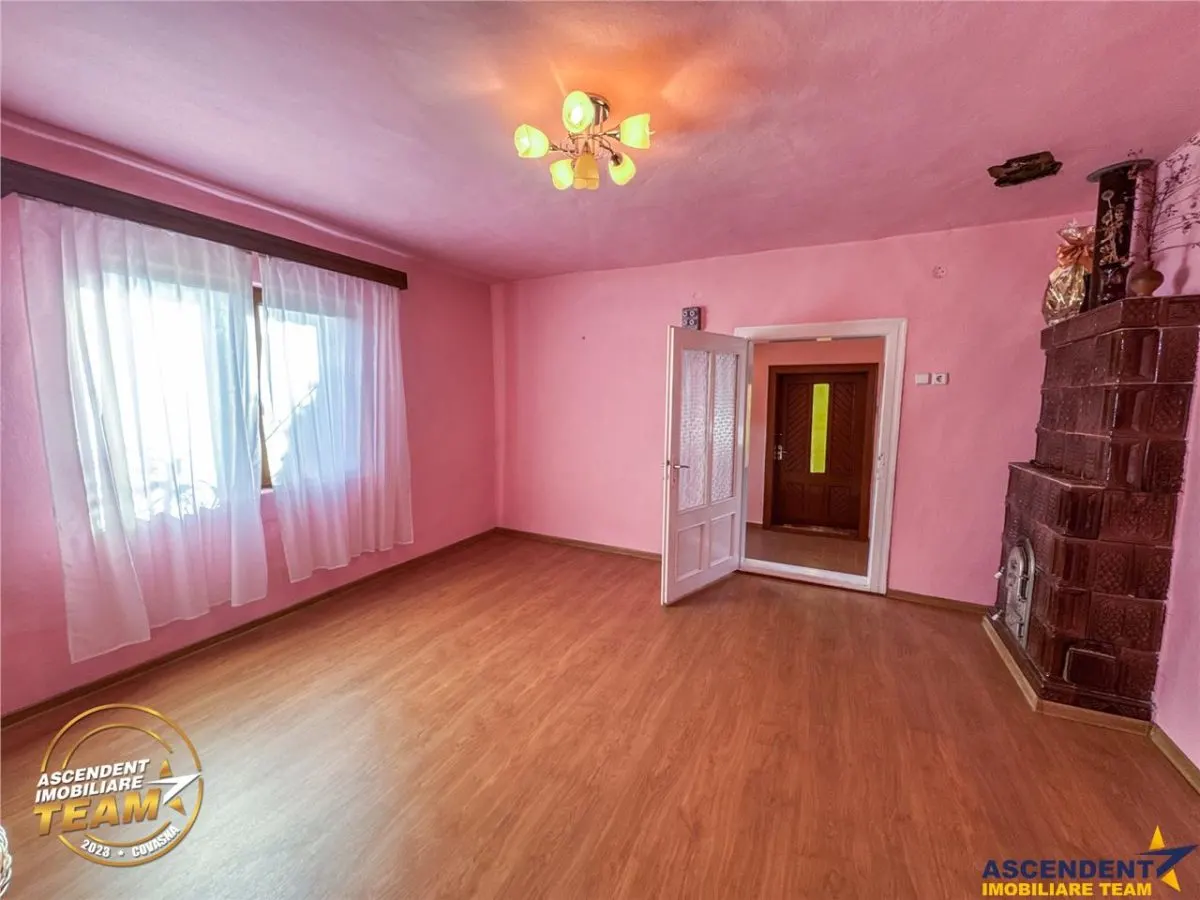 Proprietate pe 1.800 mp teren, avantaje alese, in vecinatatea orasului Targu Secuiesc. - foto 2