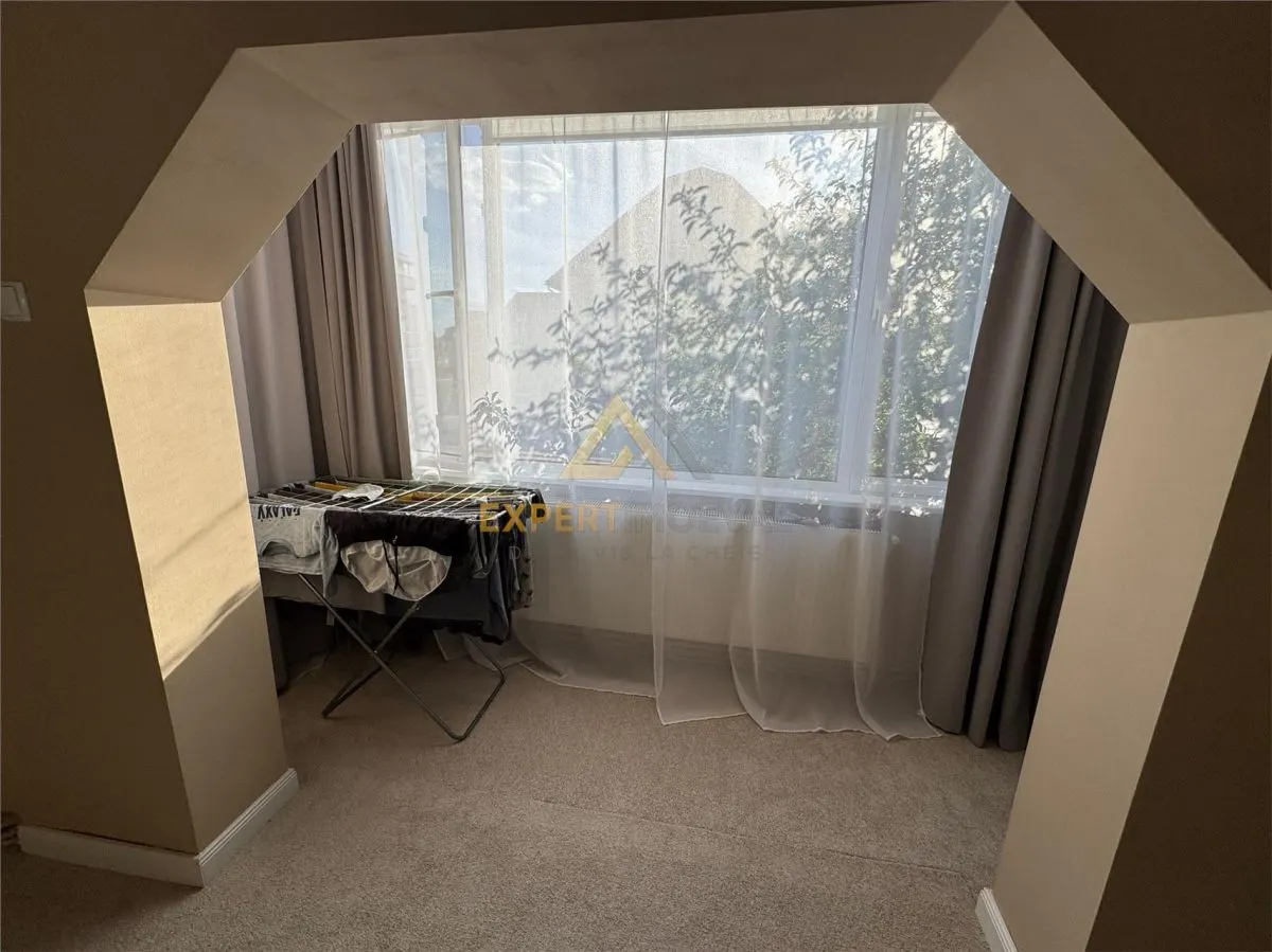 Apartament de vanzare 3 camere + garaj/ Str. Moldovei - foto 4