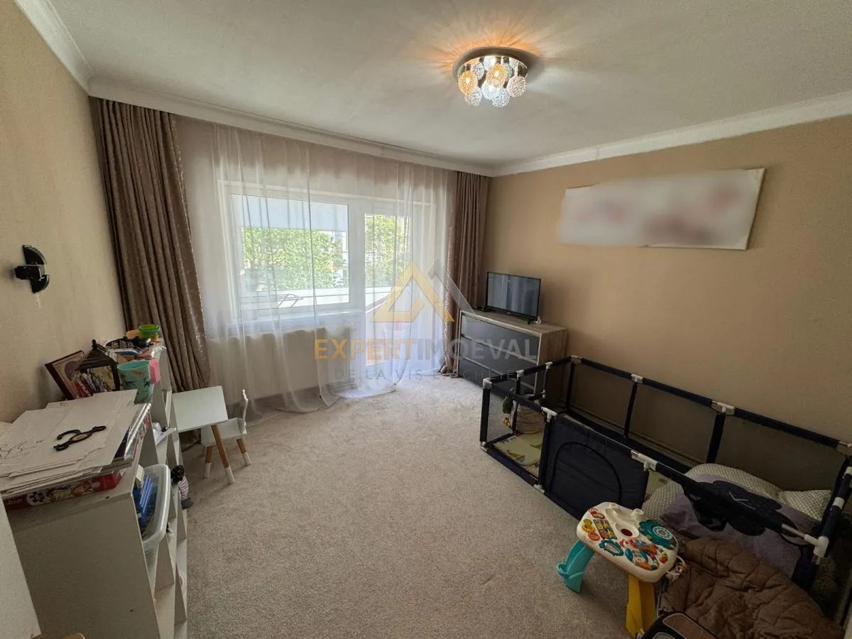 Apartament de vanzare 3 camere + garaj/ Str. Moldovei - foto 6
