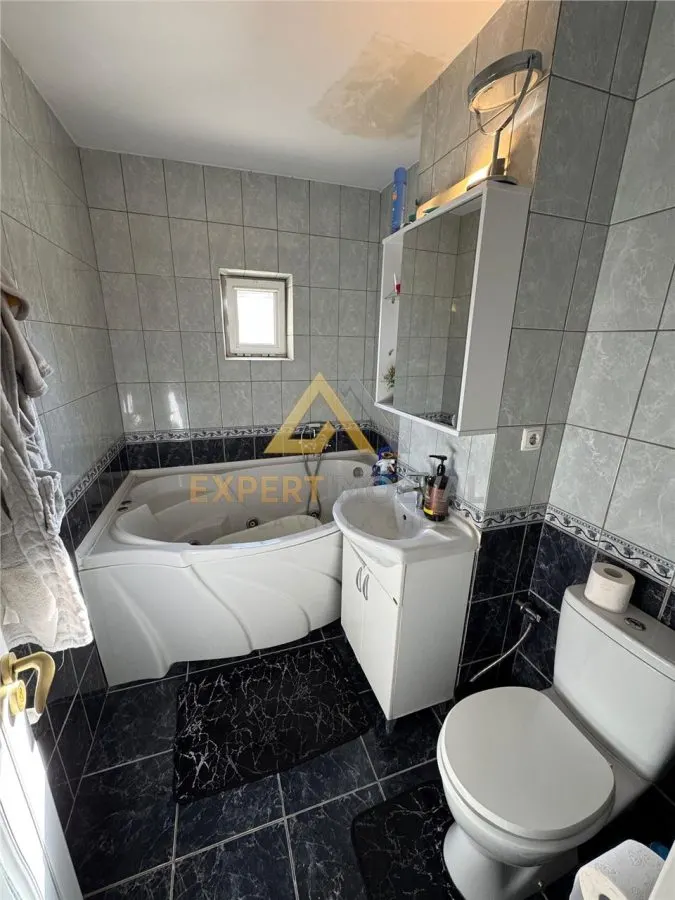 Apartament de vanzare 3 camere + garaj/ Str. Moldovei - foto 8