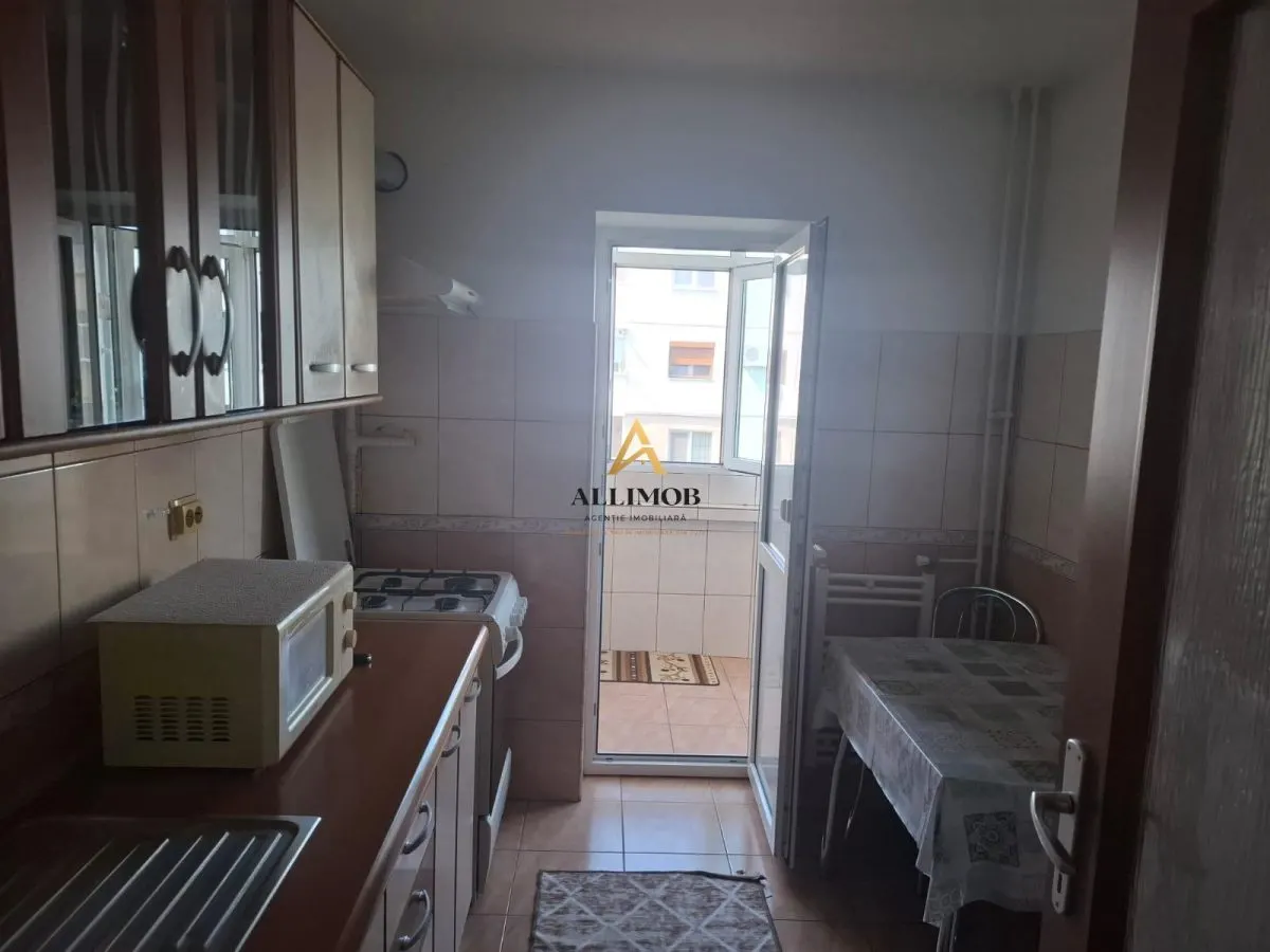 Apartament 3 camere in Ploiesti, zona Paltinis - foto 8