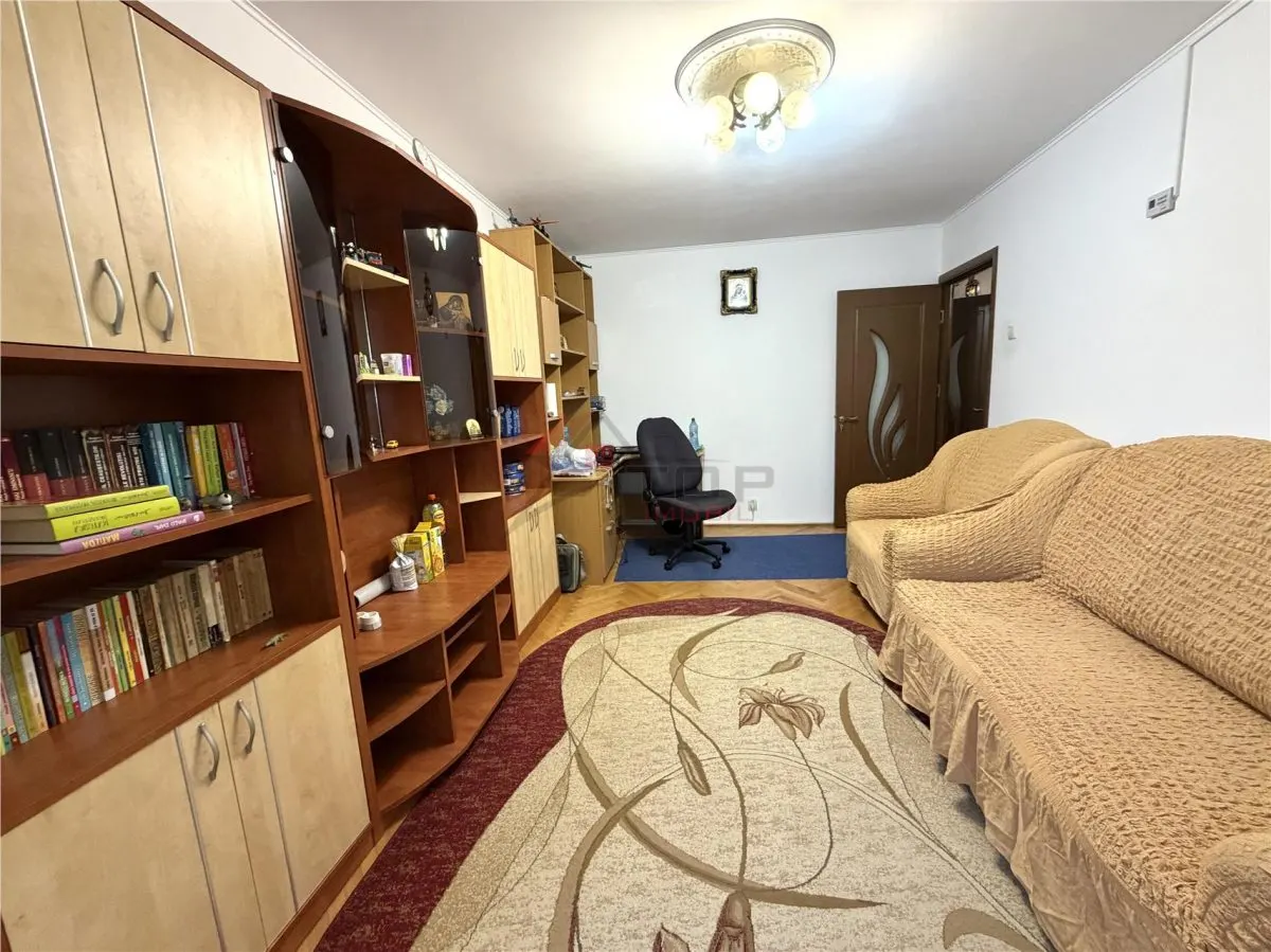 Apartament 3 camere decomandat- Nicolina Lidl - foto 2