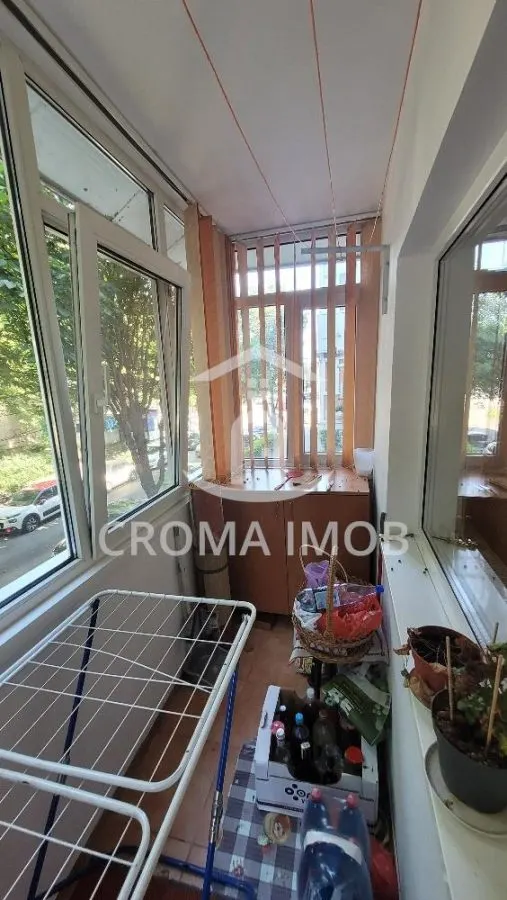 VANZARE APARTAMENT SPATIOS 2 CAMERE  ETAJ 1 MALU ROSU - foto 11