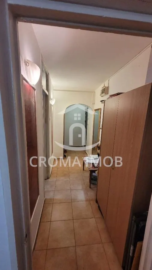 VANZARE APARTAMENT SPATIOS 2 CAMERE  ETAJ 1 MALU ROSU - foto 12