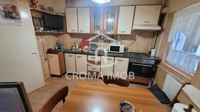 VANZARE APARTAMENT SPATIOS 2 CAMERE  ETAJ 1 MALU ROSU - foto 3