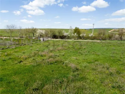 RECO Teren intravilan in Les - foto 7