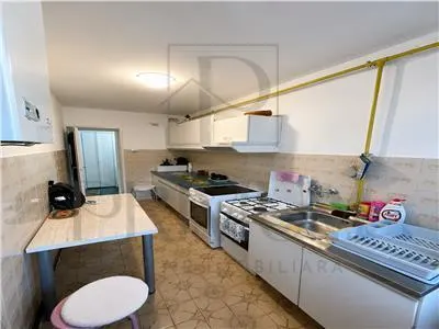 Piata 700 - 2 Camere - Etaj 2 - Decomandat - Centrala Proprie - foto 6