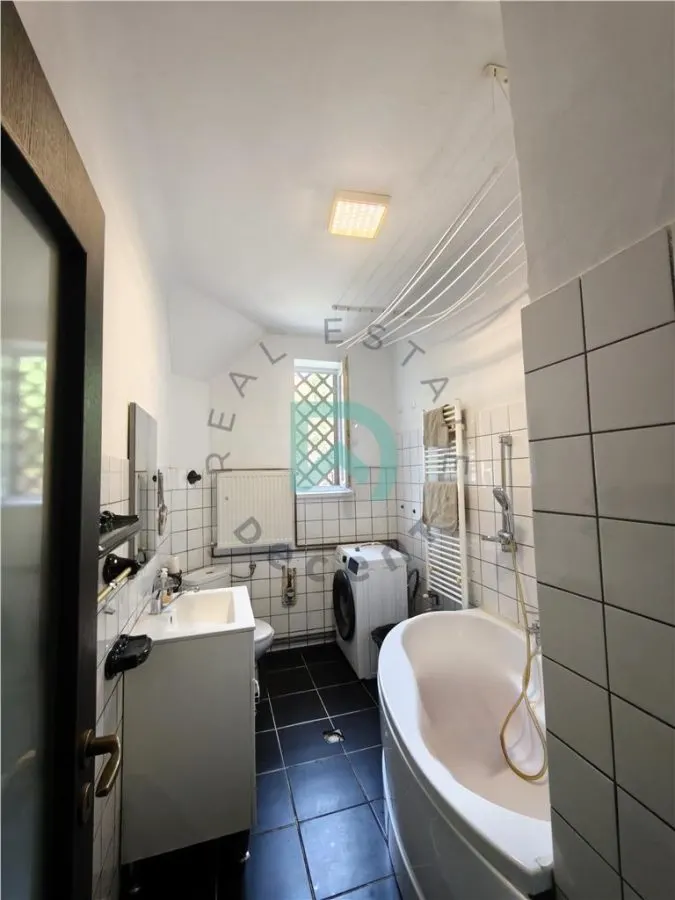 Închiriez 2 camere, Brasovul vechi - foto 19