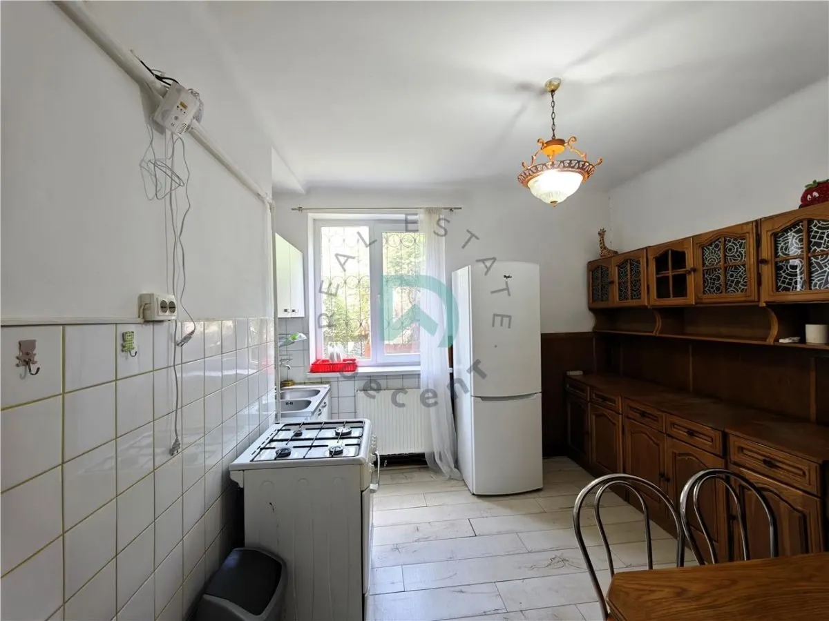 Închiriez 2 camere, Brasovul vechi - foto 4