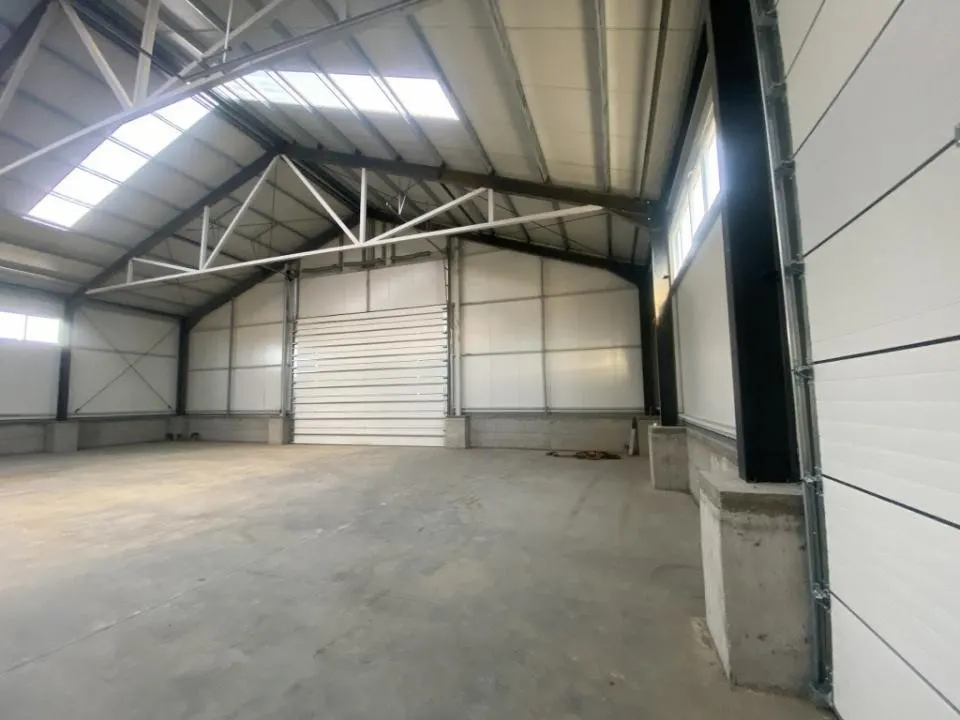 Hala 590 mp si platforma 3500 mp in Ploiestiori. - foto 7