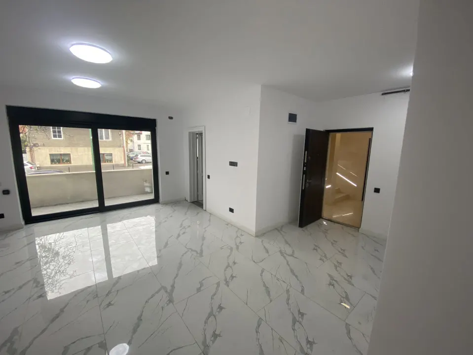 Cladire de biouri/ clinica  cu o suprafata de 800 mp D+P+1E+M . - foto 1