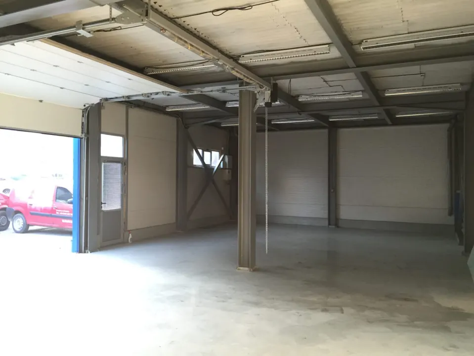 Spatiu birouri si depozit in Ploiesti, zona Xenia. - foto 15