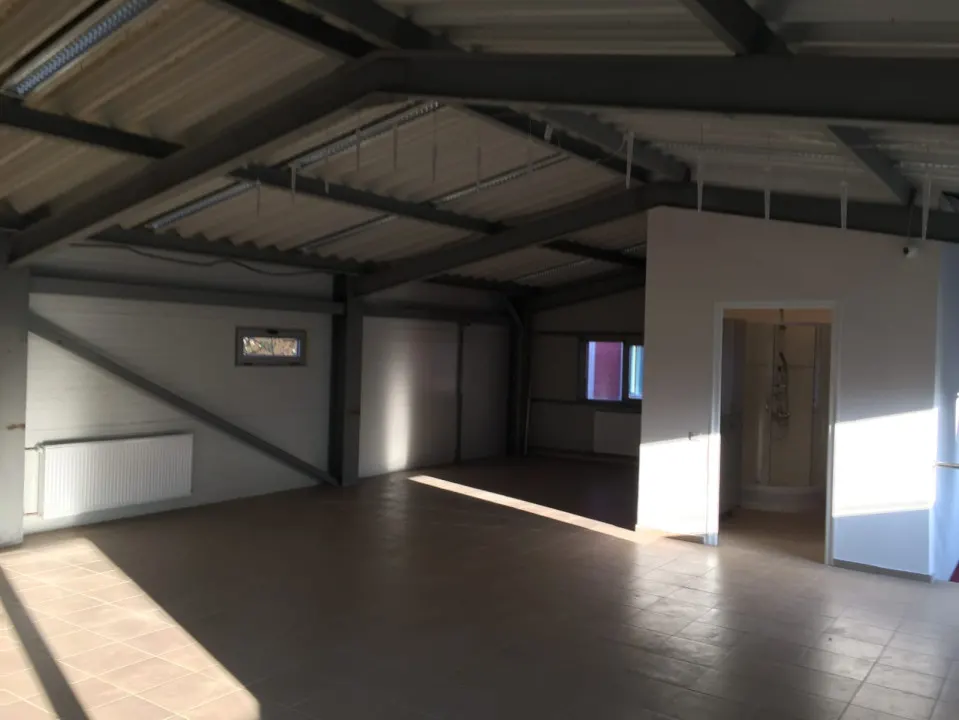 Spatiu birouri si depozit in Ploiesti, zona Xenia. - foto 18