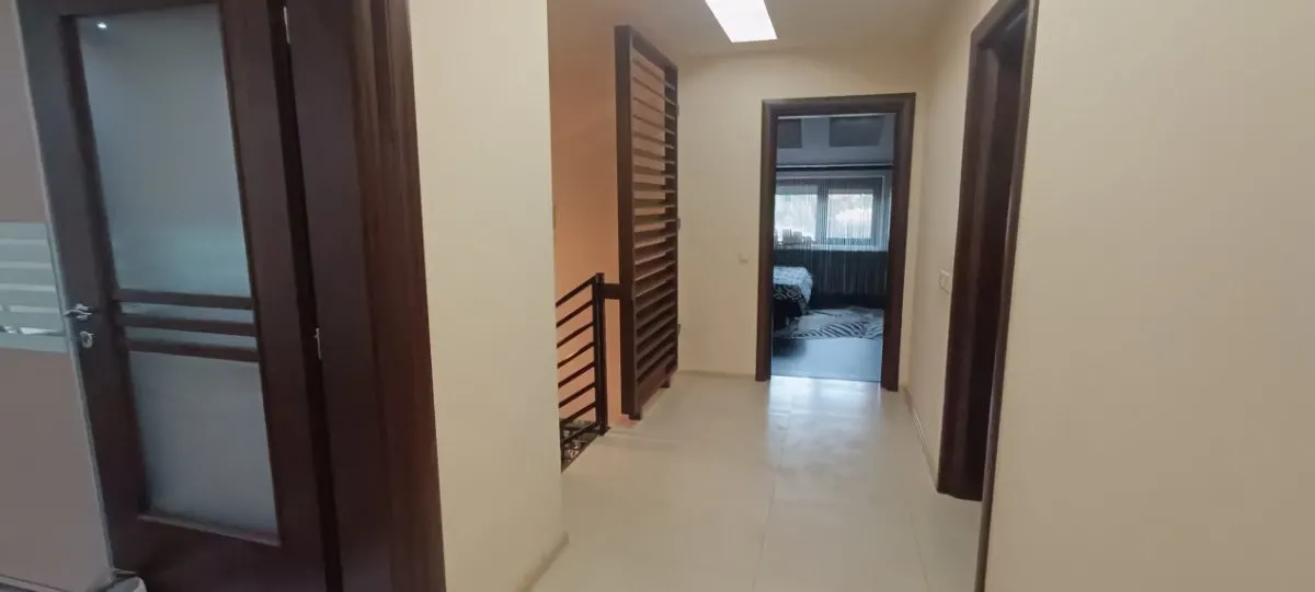 Vila supeba 4 camere in Blejoi, 733 mp teren - foto 12