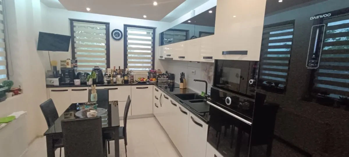 Vila supeba 4 camere in Blejoi, 733 mp teren - foto 7