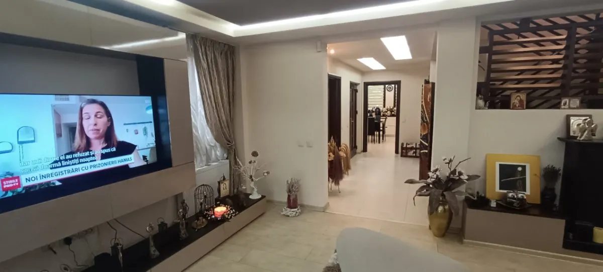 Vila supeba 4 camere in Blejoi, 733 mp teren - foto 9