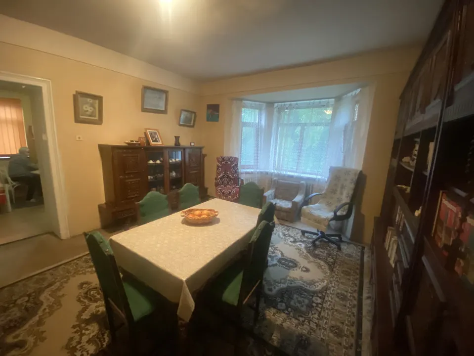 Apartament in vila zona Bulevardul Castanilor, suprafata utila 102 mp, 4 camere. - foto 1
