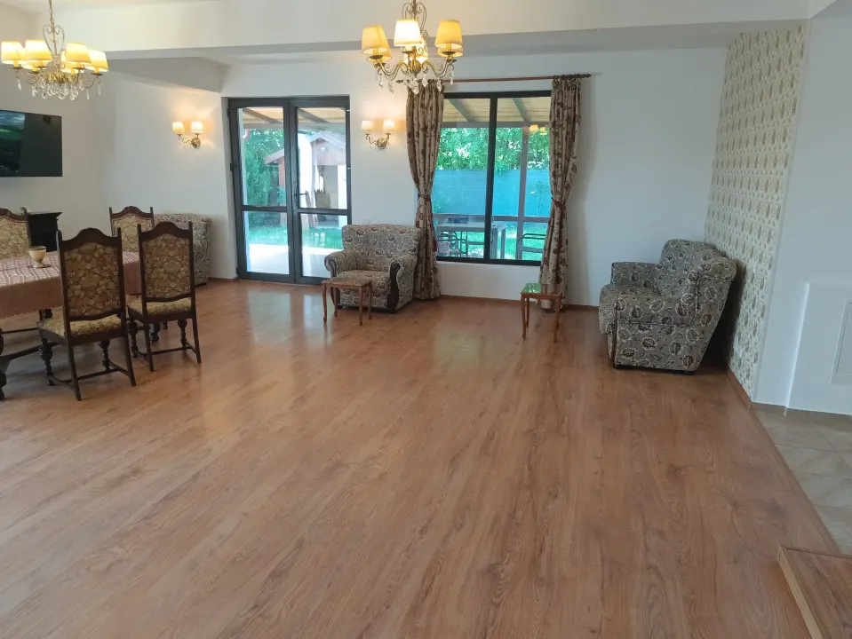 Vila 4 camere in Snagov, suprafata utila 240 mp, suprafata teren 1100 mp. - foto 2