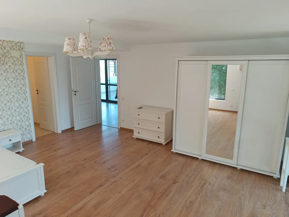 Vila 4 camere in Snagov, suprafata utila 240 mp, suprafata teren 1100 mp. - foto 18